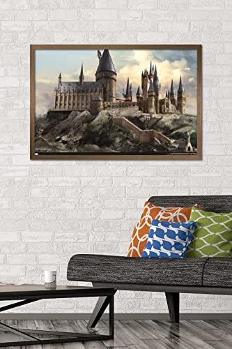 Tendenciák A Nemzetközi varázsvilág: Harry Potter - Roxfort Napkeltekor Fali Poszter, 22.375 x 34, Bronz Keretes Változat