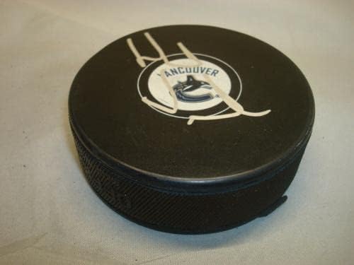 Henrik Sedin Aláírt Vancouver Canucks Hockey Korong Dedikált PSA/DNS-COA-1A - Dedikált NHL Korong