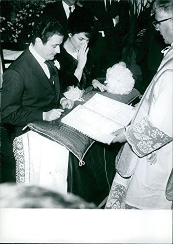 Vintage fotó Sylvia Casablancas, majd Cesare Spadaccini az esküvőjükön.